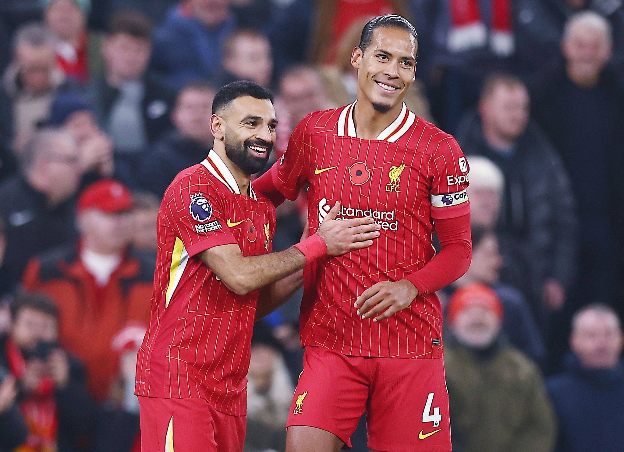 Liverpool giữ được Salah và Van Dijk là thành công
