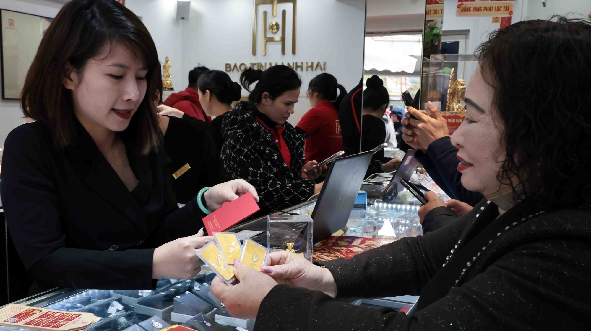 Cảnh báo rủi ro khi mua vàng online ở các kênh không chính thức