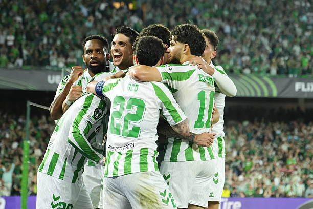 Betis đánh bại Fiorentina 2-1 ở bán kết lượt đi cúp C3 Châu Âu Betis đánh bại Fiorentina 2-1 ở bán kết lượt đi cúp C3 Châu Âu