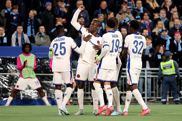 Chelsea đặt một chân vào chung kết cúp C3 Châu Âu Chelsea đặt một chân vào chung kết cúp C3 Châu Âu
