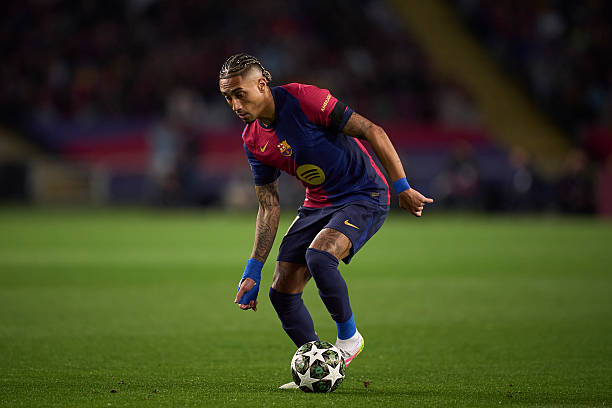 Raphinha phá kỷ lục kiến tạo của Messi ở cúp C1