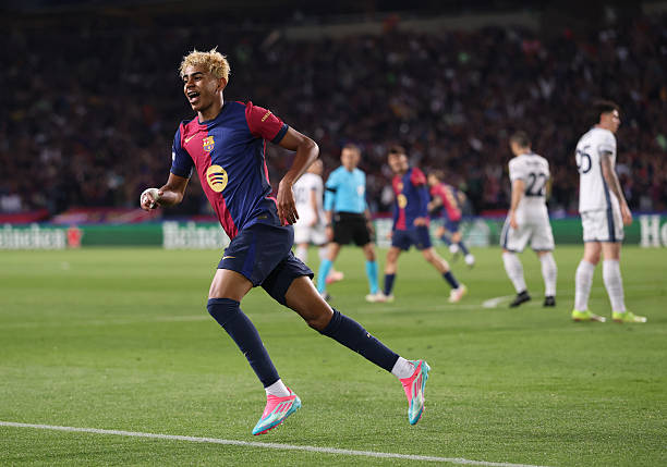 Lamine Yamal chơi cực hay trong trận Barca hòa Inter Milan 3-3 ở bán kết lượt đi cúp C1 Lamine Yamal chơi cực hay trong trận Barca hòa Inter Milan 3-3 ở bán kết lượt đi cúp C1