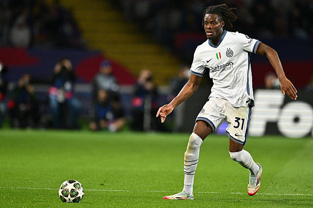 MU nhắm mua trung vệ Inter Milan Yann Bisseck