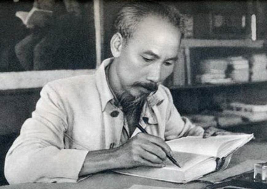 Cách đây 60 năm, ngày 10/5/1965, Chủ tịch Hồ Chí Minh đặt bút viết những dòng đầu tiên của bản Di chúc thiêng liêng - Ảnh 2.
