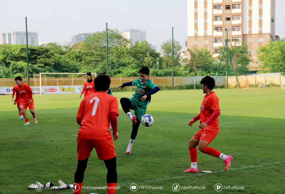 Tin nóng bóng đá Việt hôm nay 11/5: Trọng tài V-League quên luật; HLV đối thủ khen Bùi Tiến Dũng xuất thần - Ảnh 3. Tin nóng bóng đá Việt hôm nay 11/5: Trọng tài V-League quên luật; HLV đối thủ khen Bùi Tiến Dũng xuất thần - Ảnh 3.