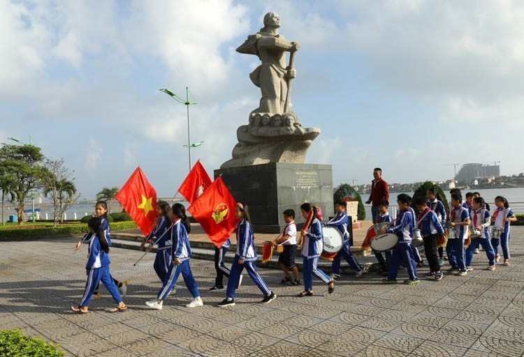Khai mạc triển lãm “Thiếu nhi Việt Nam vững bước tiến vào kỷ nguyên mới” - Ảnh 2.