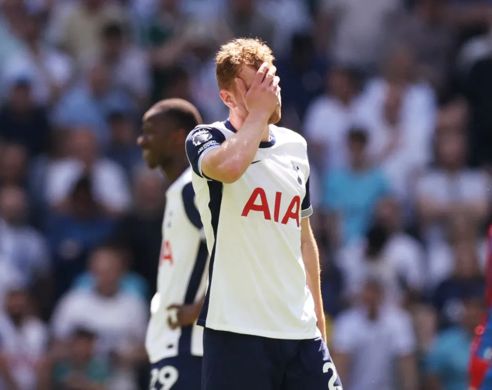 MU hay Tottenham đang có mùa giải tệ hơn? - Ảnh 2. MU hay Tottenham đang có mùa giải tệ hơn? - Ảnh 2.