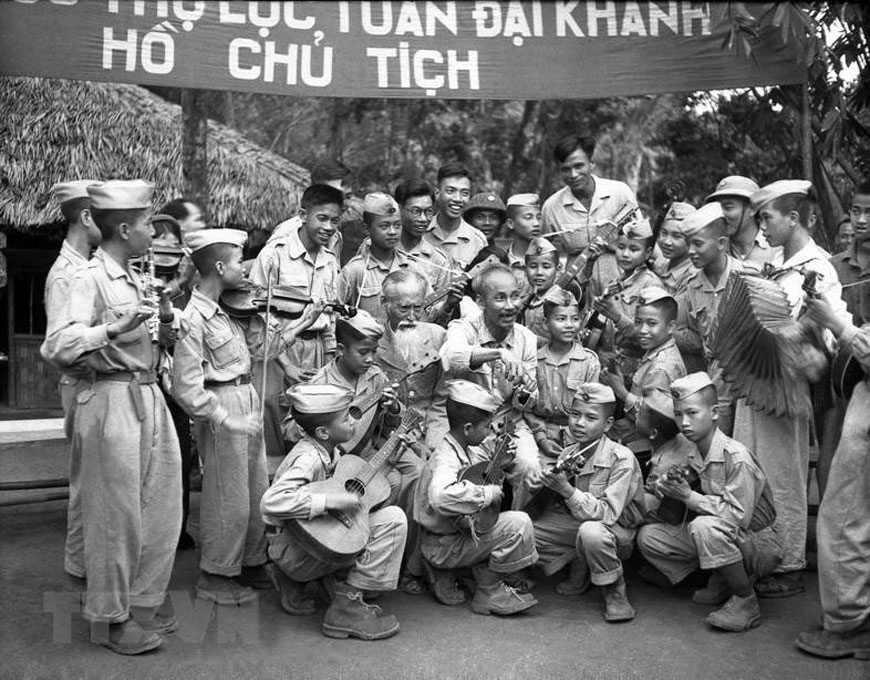 135 năm Ngày sinh Chủ tịch Hồ Chí Minh (19/5/1890-19/5/2025): Những dấu ấn và bài học từ sinh nhật Bác - Ảnh 2. 135 năm Ngày sinh Chủ tịch Hồ Chí Minh (19/5/1890-19/5/2025): Những dấu ấn và bài học từ sinh nhật Bác - Ảnh 2.