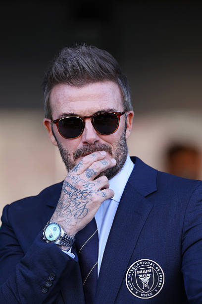 Chỉ ít ngày sau khi hoàn tất thủ tục tiếp quản Salford City, bộ đôi huyền thoại MU là David Beckham và Gary Neville đã nhanh chóng khởi động cuộc cách mạng tại CLB khi quyết định thanh lý 17 cầu thủ khỏi đội hình chính.