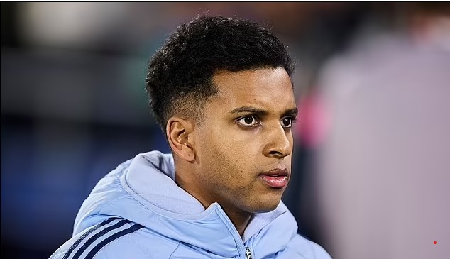 Rodrygo rời Real Madrid vì mâu thuẫn với Bellingham và Mbappe, làm đảo lộn chuyển nhượng Premier League - Ảnh 1.