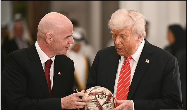 Chủ tịch FIFA bị chỉ trích vì đến muộn đại hội, nhiều thành viên bỏ ra ngoài - Ảnh 2.