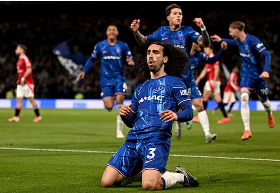 Tottenham và MU 'rủ nhau' thua trước chung kết Europa League, Chelsea thắp lại giấc mơ C1 - Ảnh 1.