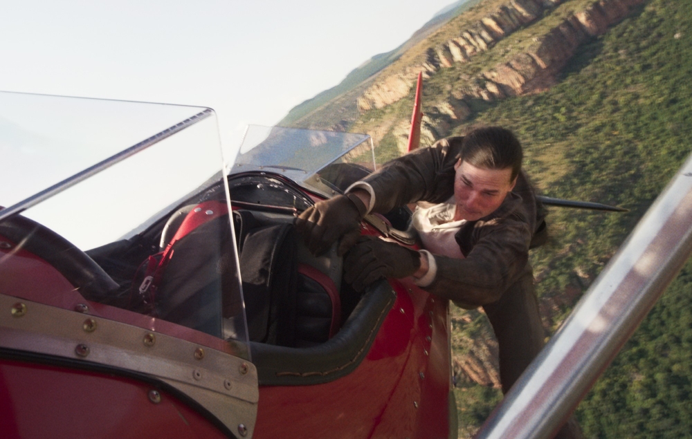 7 phút rưỡi vỗ tay tại Cannes 2025: Điều gì khiến &quot;Mission: Impossible 8&quot; chinh phục khán giả? - Ảnh 1.