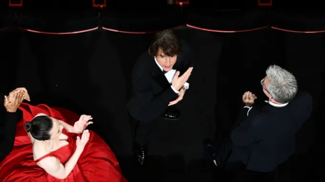 7 phút rưỡi vỗ tay tại Cannes 2025: Điều gì khiến &quot;Mission: Impossible 8&quot; chinh phục khán giả? - Ảnh 3.