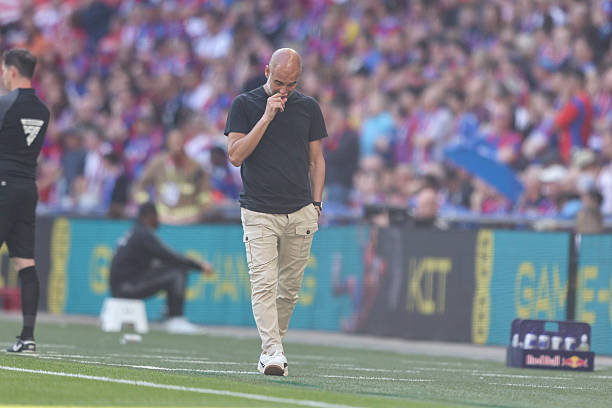 Guardiola  trải qua mùa giải trắng tay cùng Man City