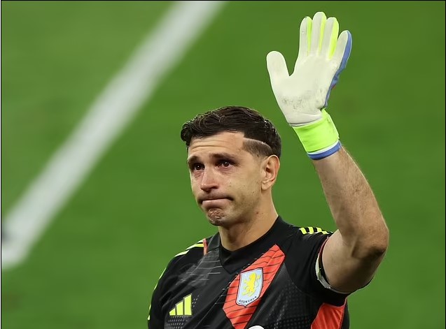 Ngôi sao giúp Messi vô địch World Cup bật khóc khi chuẩn bị nói lời chia tay - Ảnh 1.