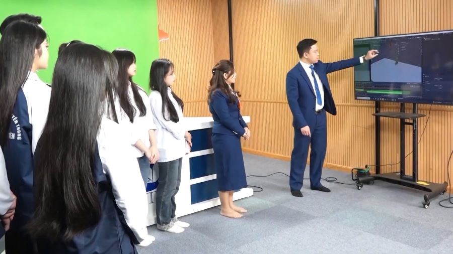 Phim 'Dế mèn: Cuộc phiêu lưu tới xóm Lầy Lội' ra đời từ phim trường số ở Thái Nguyên - Ảnh 2.
