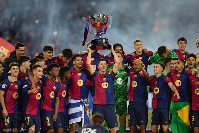 Villarreal khiến bữa tiệc vô địch của Barcelona không còn 'trọn vẹn' - Ảnh 2.
