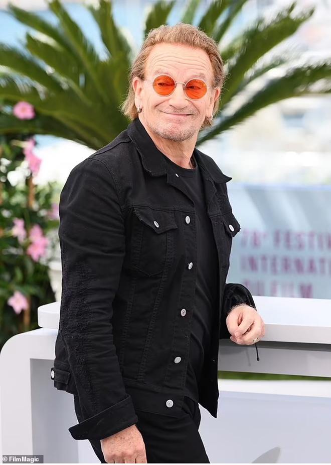 Bono tại LHP Cannes 2025: Huyền thoại âm nhạc và trái tim bất diệt - Ảnh 7.