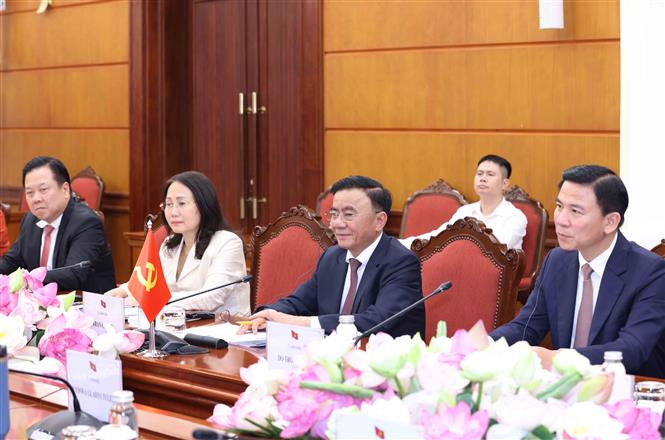 Thường trực Ban Bí thư Trần Cẩm Tú hội đàm với Phó Tổng Thư ký thứ nhất Đảng Đại hội Dân tộc Phi  - Ảnh 3.