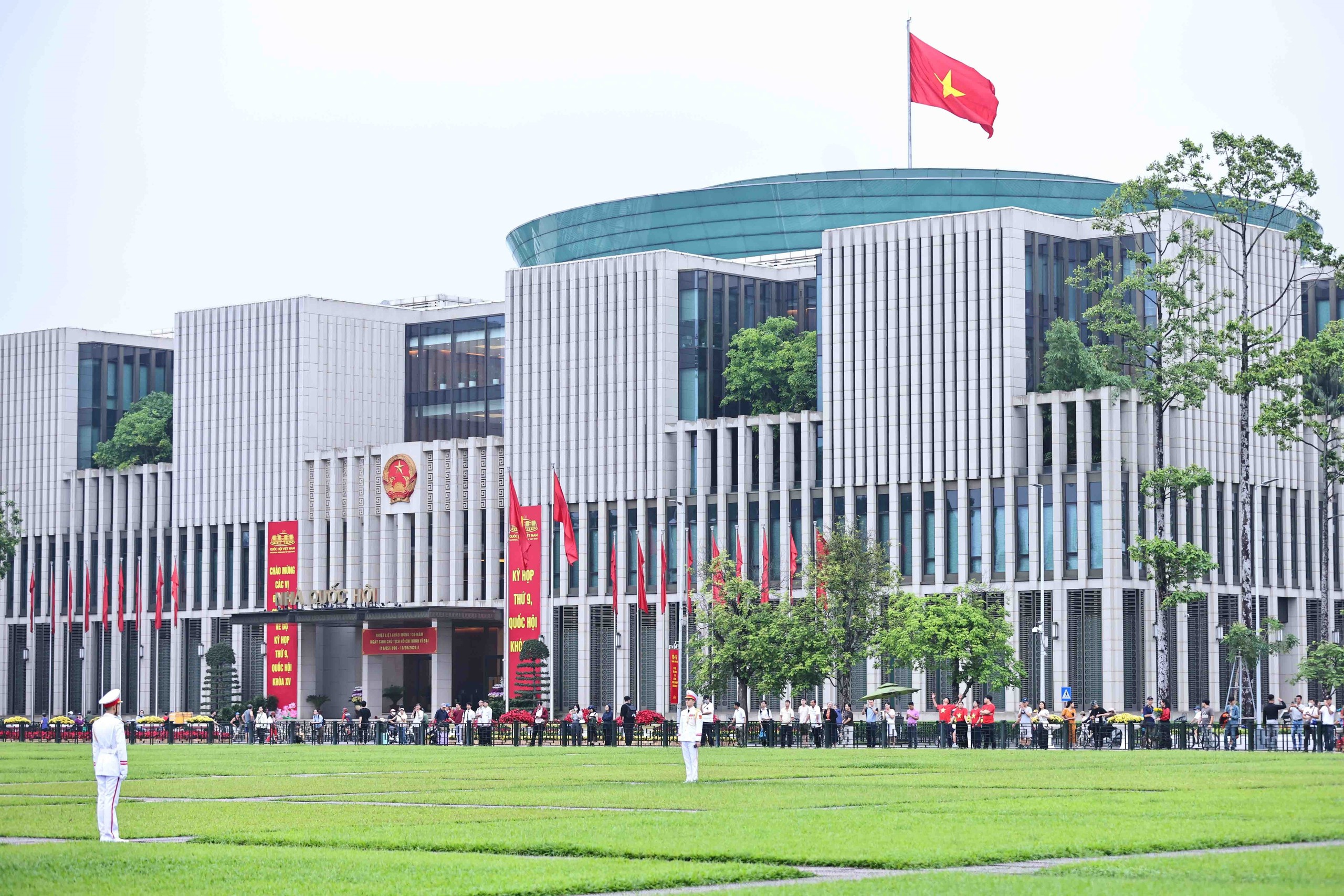 Lễ chào cờ đặc biệt tại Quảng trường Ba Đình kỷ niệm 135 năm Ngày sinh Chủ tịch Hồ Chí Minh - Ảnh 8.