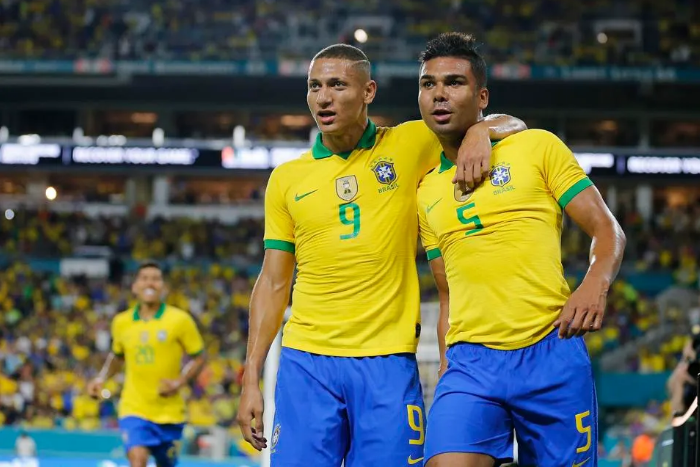 Carlo Ancelotti triệu tập Richarlison và Casemiro lên tuyển Brazil