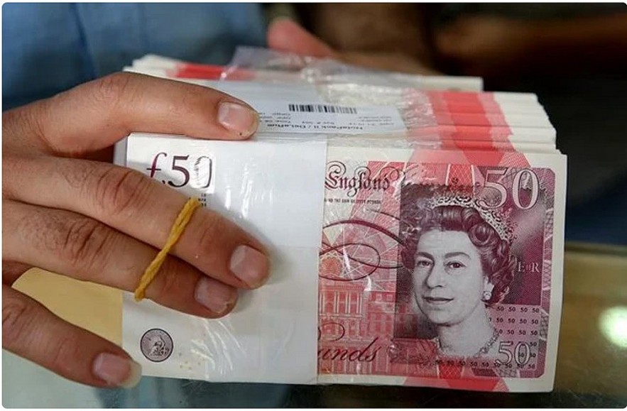 Equality Trust: 50 gia đình giàu nhất Anh sở hữu nhiều tài sản hơn 50% dân số - Ảnh 1.