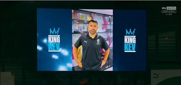 Lễ chia tay xúc động của De Bruyne, Guardiola rơi nước mắt khi một loạt huyền thoại Man City nói lời tri ân - Ảnh 3.