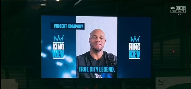 Lễ chia tay xúc động của De Bruyne, Guardiola rơi nước mắt khi một loạt huyền thoại Man City nói lời tri ân - Ảnh 4.