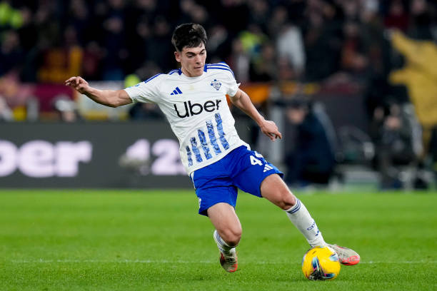 Barca bán đứt hậu vệ trái Alex Valle cho CLB Como của Serie A