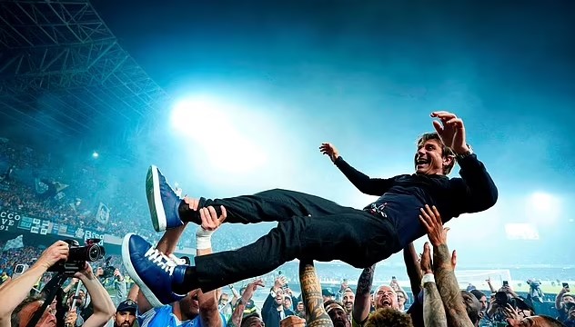 Hai cựu sao MU rực sáng giúp Napoli vô địch Serie A - Ảnh 3.