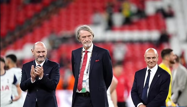 MU thiệt hại nặng nề sau thất bại ở chung kết Europa League - Ảnh 1. MU thiệt hại nặng nề sau thất bại ở chung kết Europa League - Ảnh 1.