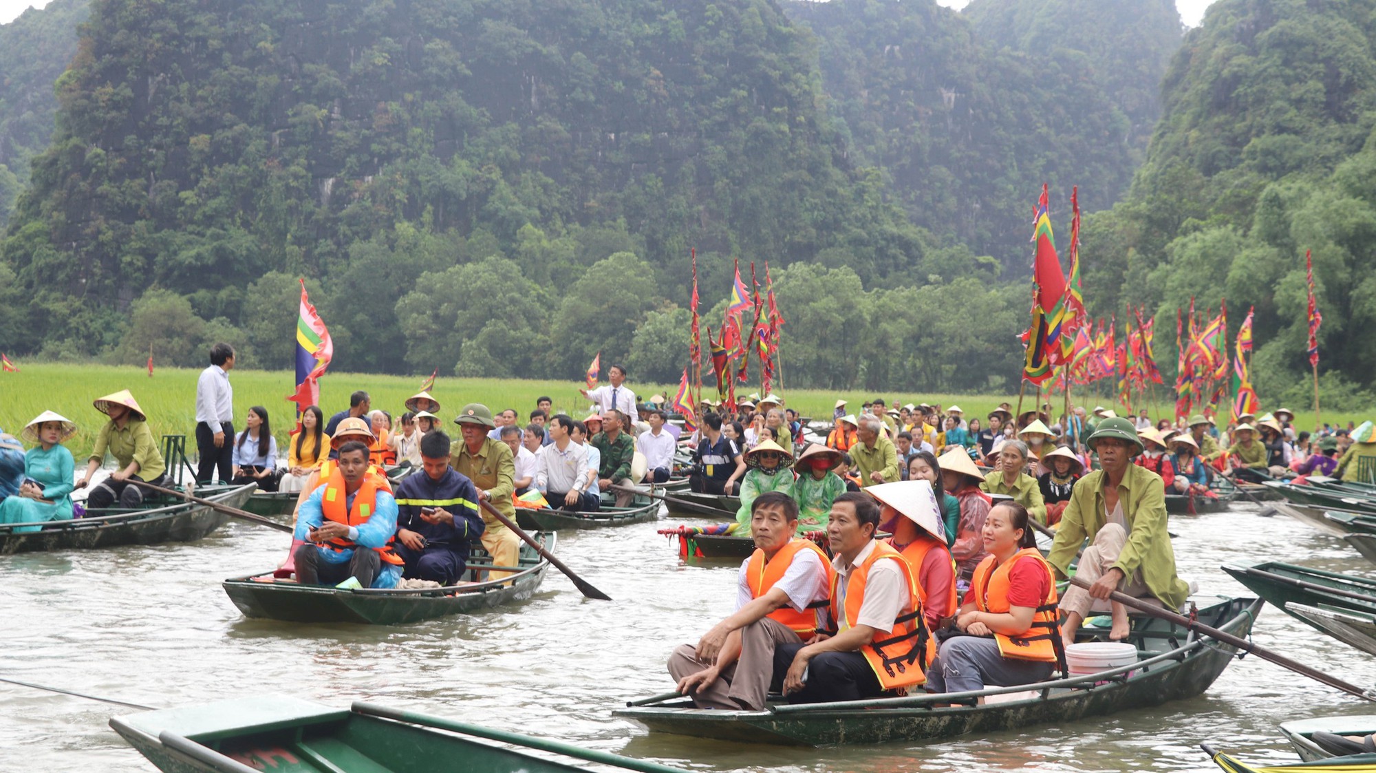 Tuần du lịch Ninh Bình năm 2025: Sắc vàng Tam Cốc - Tràng An