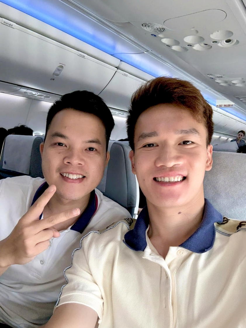 Tin nóng bóng đá Việt hôm nay 26/5: Hoàng Đức nghỉ đá CLB sang Malaysia sớm đấu MU; Ninh Bình hâm nóng thị trường chuyển nhượng - Ảnh 1.