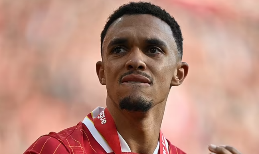 Arnold bật khóc trong ngày Liverpool diễu hành ăn mừng vô địch Ngoại hạng Anh - Ảnh 1.