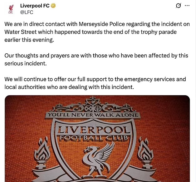 CLB Liverpool ra thông báo vụ đâm xe vào đoàn diễn hành, thế giới bóng đá cùng lên tiếng - Ảnh 2.