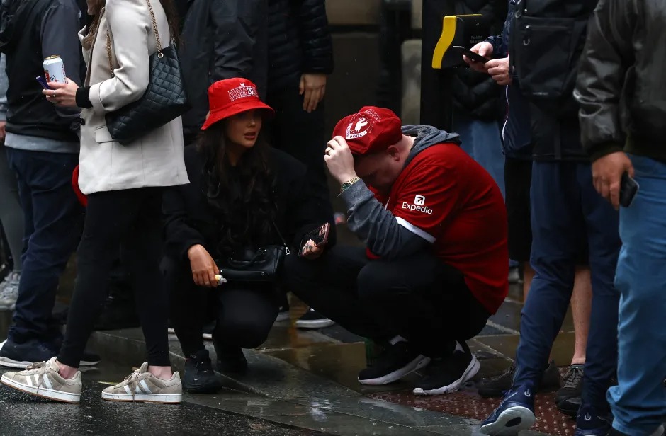 Thủ tướng Anh chỉ trích 'cảnh tượng kinh hoàng' vụ đâm xe ở Liverpool, giới chức trách nói 'không phải khủng bố' - Ảnh 6.