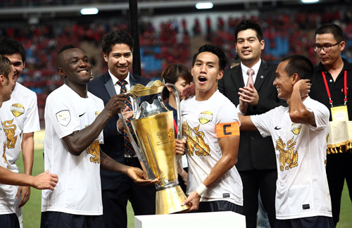 Đội bóng Đông Nam Á đánh bại MU để giành Cúp, 'truyền nhân của Sir Alex' nhận thất bại đầu tiên khi kế nhiệm - Ảnh 3.