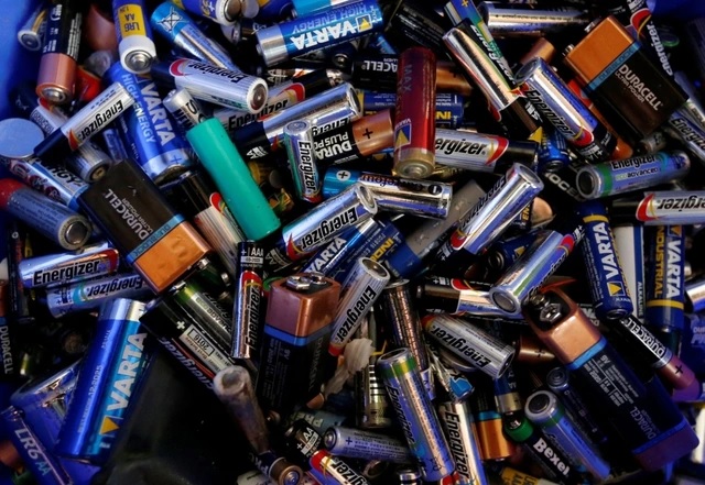 Pin mạnh gấp 3 lần lithium-ion hứa hẹn cách mạng hóa máy bay điện - Ảnh 1.