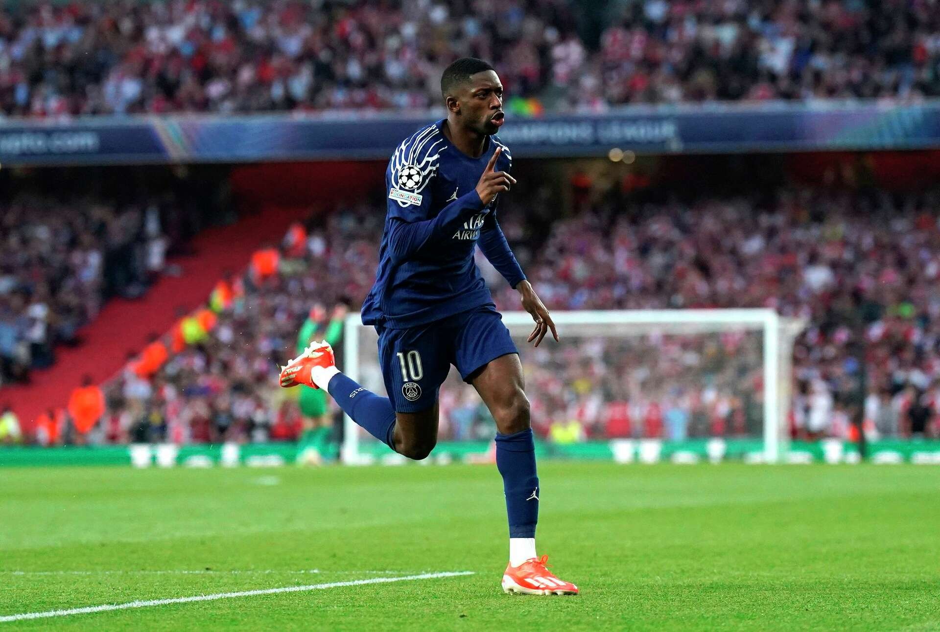 Ousmane Dembele đang ở 'đỉnh cao đời người'