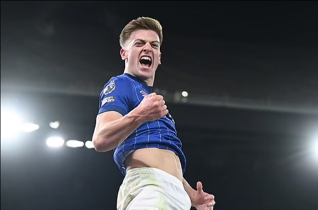 Chelsea vượt mặt MU, chiêu mộ thành công sao trẻ nước Anh - Ảnh 1.