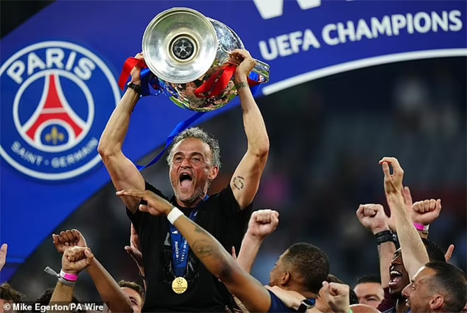 Luis Enrique nghẹn ngào tri ân con gái quá cố sau chiến thắng lịch sử của PSG - Ảnh 5.