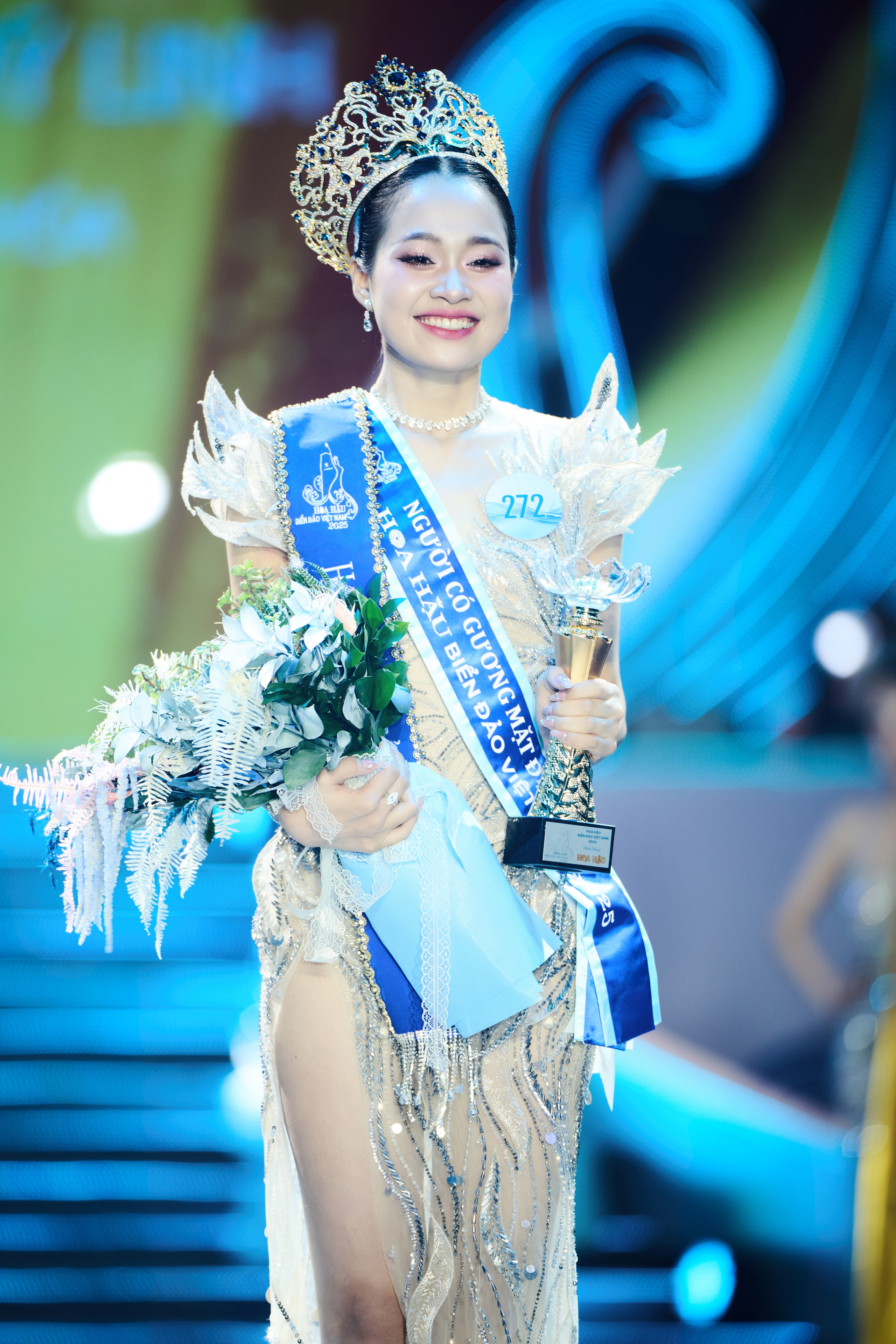 hoahau-174865044337716090546.jpg