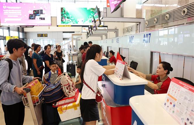 Thông suốt dịch vụ tại các sân bay dịp nghỉ lễ 30/4 - 1/5 - Ảnh 1.