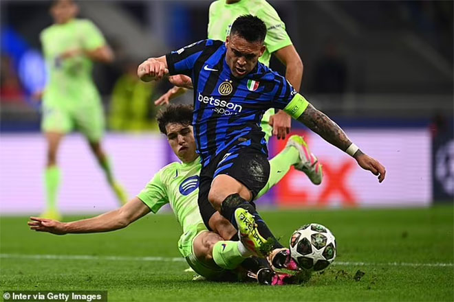 TRANH CÃI: Barcelona bị thổi oan phạt đền trước Inter Milan? - Ảnh 1. Barcelona