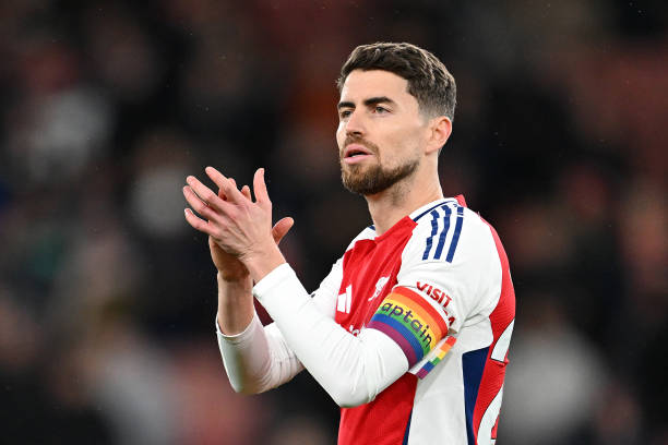 Jorginho chia tay Arsenal