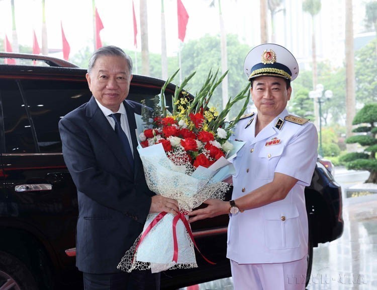 Hải quân nhân dân Việt Nam 70 năm hoàn thành xuất sắc nhiệm vụ bảo vệ chủ quyền Tổ quốc - Ảnh 1. Hải quân nhân dân Việt Nam 70 năm hoàn thành xuất sắc nhiệm vụ bảo vệ chủ quyền Tổ quốc - Ảnh 1.