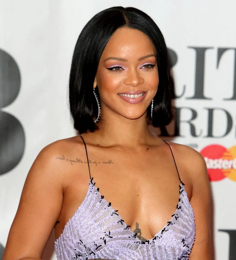 Rihanna: Biểu tượng toàn cầu và người mẹ truyền cảm hứng - Ảnh 2. Rihanna: Biểu tượng toàn cầu và người mẹ truyền cảm hứng - Ảnh 2.