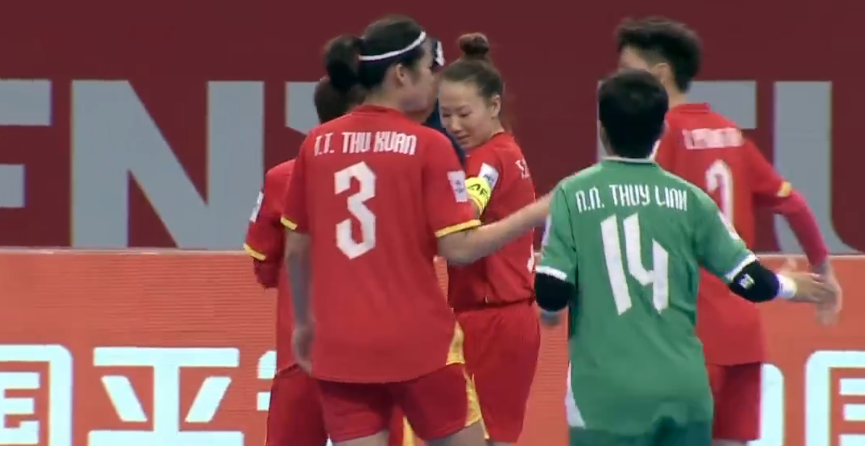 TRỰC TIẾP bóng đá Việt Nam vs Hồng Kông (TQ) (5-3): Thanh Ngân dứt điểm trái phá - Ảnh 2. TRỰC TIẾP bóng đá Việt Nam vs Hồng Kông (TQ) (5-3): Thanh Ngân dứt điểm trái phá - Ảnh 2.