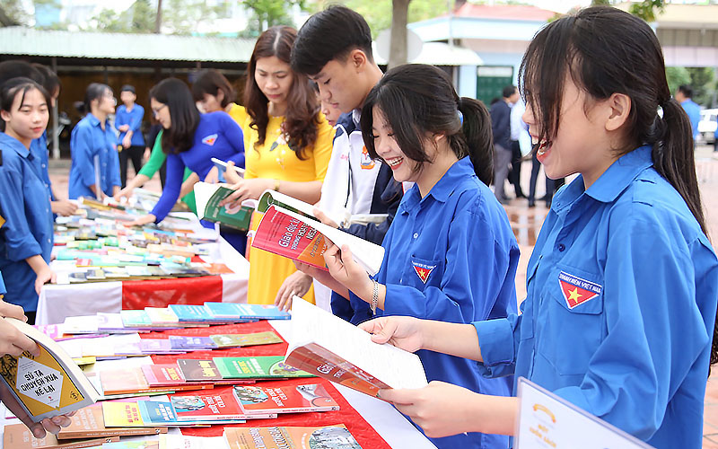 35 tập thể, cá nhân được trao Giải thưởng Phát triển văn hóa đọc năm 2024 - Ảnh 2. 35 tập thể, cá nhân được trao Giải thưởng Phát triển văn hóa đọc năm 2024 - Ảnh 2.